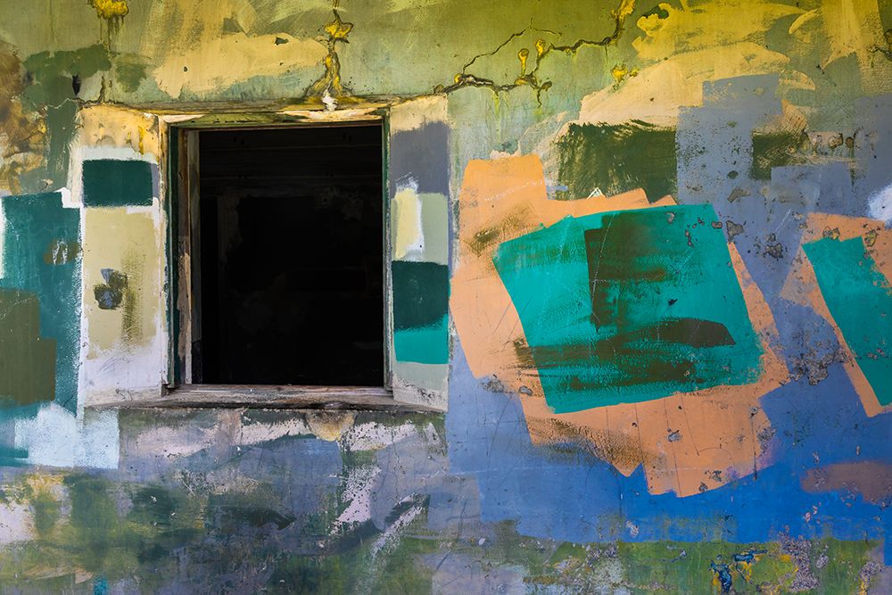 USA, Washington, Port Townsend, Fort Worden SP. Window and paint-covered wall of gun battery.
